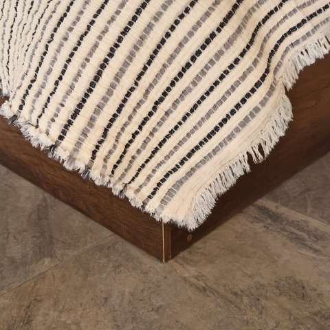 Jakarlı Dolgulu Müslin Yatak Örtüsü Lacivert