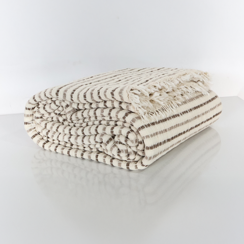 Jakarlı Dolgulu Müslin Yatak Örtüsü Bej