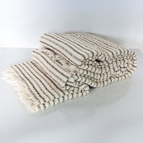 Jakarlı Dolgulu Müslin Yatak Örtüsü Bej