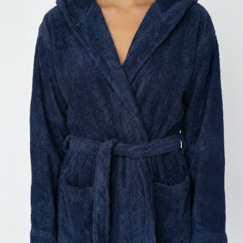 Bambu pamuk karışımlı kapüşonlu bornoz seti baş havlusu ile ferah ve nefes alan dokuma