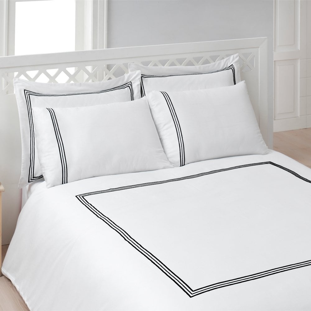 120 Tel İplik %100 Pamuk Saten Punch Nakışlı Nevresim Takımı Siyah - Çift Kişilik - Düz Çarşaf