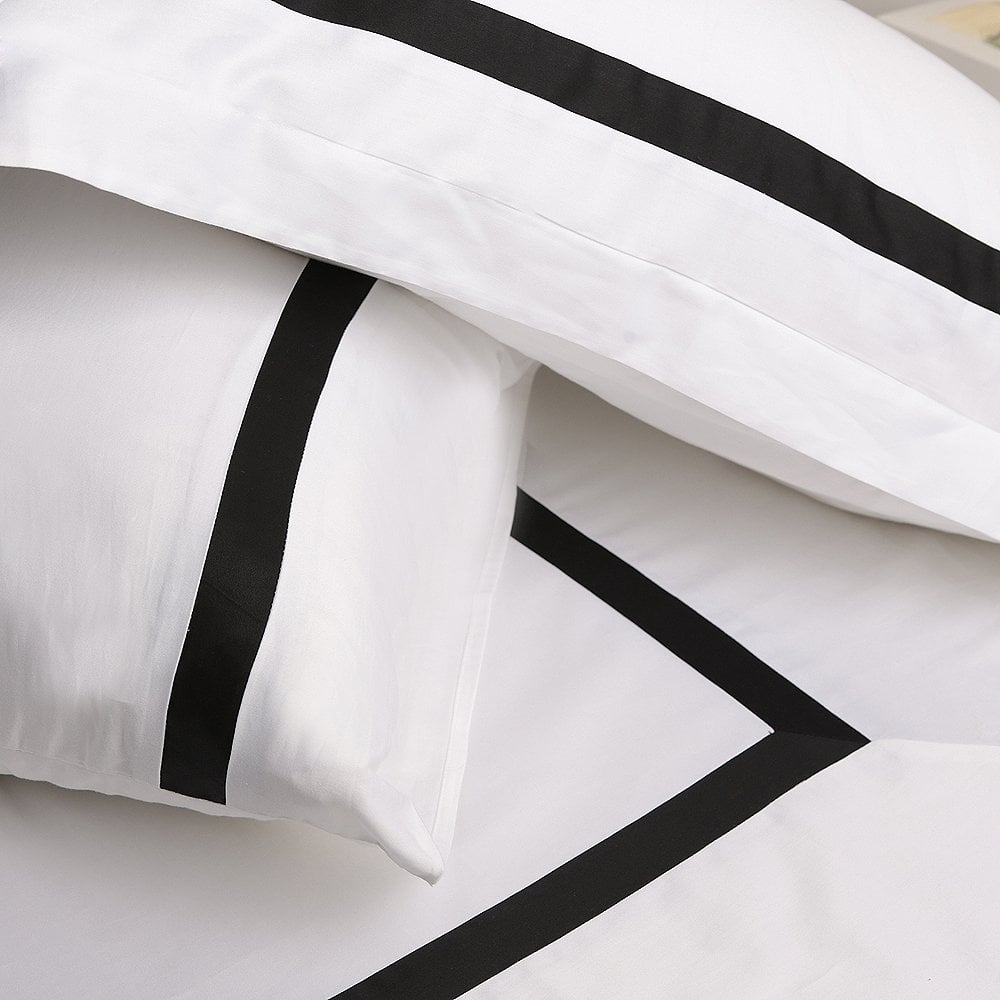 Kişiye Özel Nakışlı Kırlent ve Yastık Siyah - 30x50 Kırlent