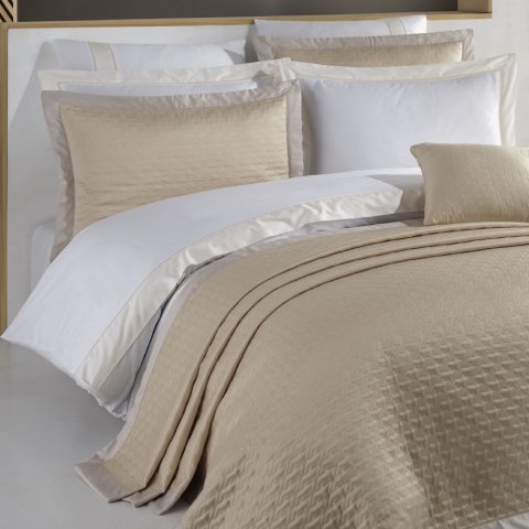 120 Tel İplik %100 Pamuk Saten Dear Delik İş  Nevresim Takımı Ekru - King Size - Düz Çarşaf